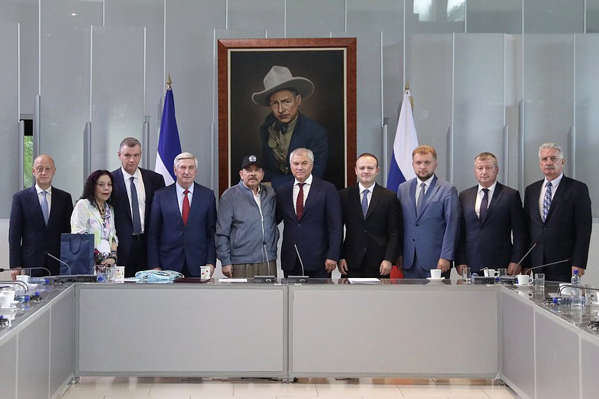 Reunión del Jefe de la Duma Estatal, Vyacheslav Volodin, con el Presidente de la República de Nicaragua, Daniel Ortega Saavedra, y la Vicepresidenta de la República, Rosario Murillo Zambrana