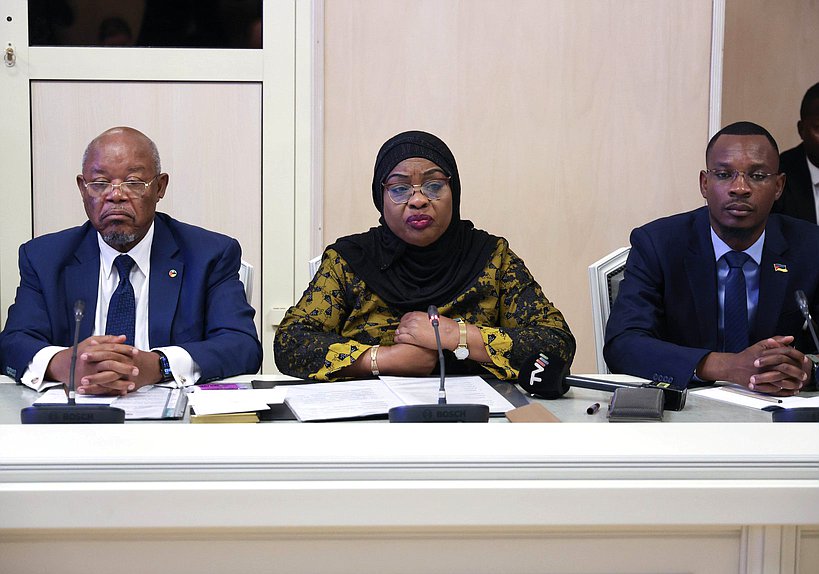 Председатель Ассамблеи Республики Мозамбик Маргарида Адамужи Талапа