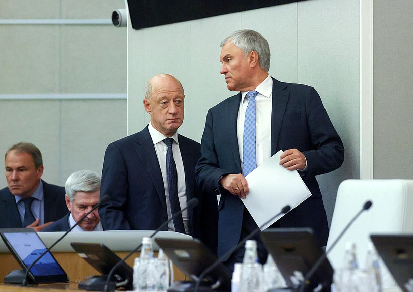 Председатель Государственной Думы Вячеслав Володин и заместитель Председателя Государственной Думы Александр Бабаков