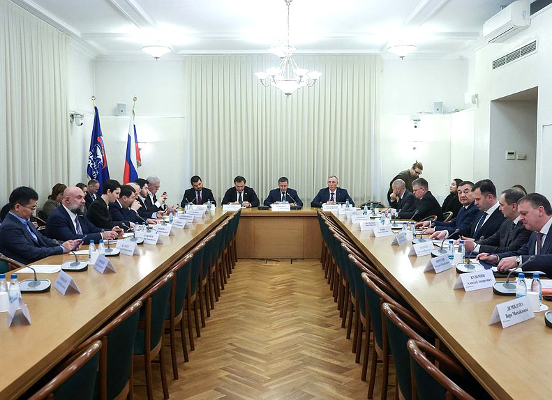 Совместное заседание Комитетов по экологии, природным ресурсам и охране окружающей среды, по промышленности и торговле и по строительству и жилищно-коммунальному хозяйству