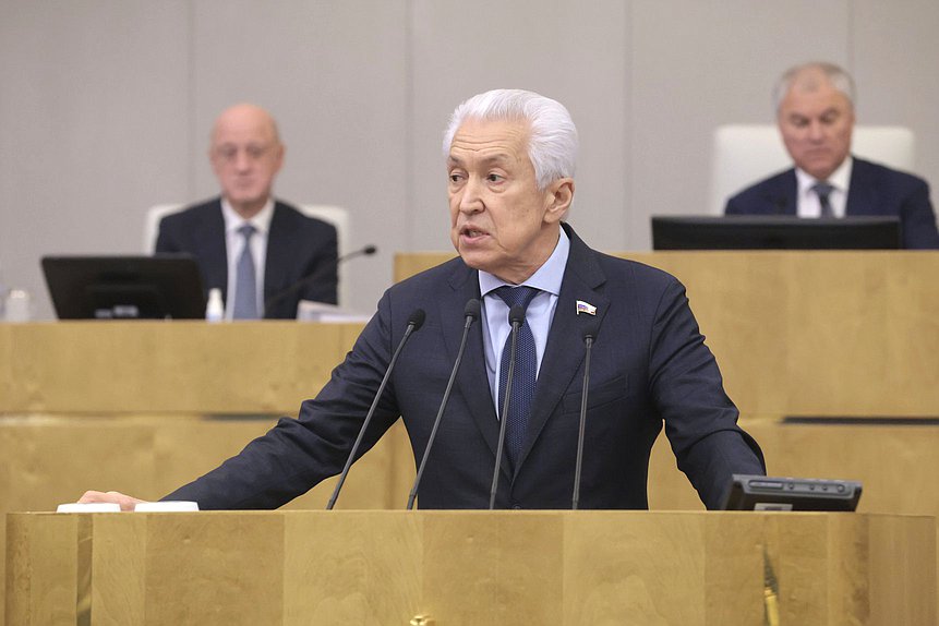 Руководитель фракции "Единая Россия" Александр Васильев