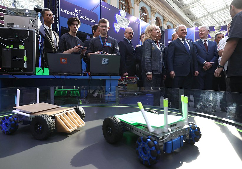 Председатель Государственной Думы Вячеслав Володин и мэр Москвы Сергей Собянин