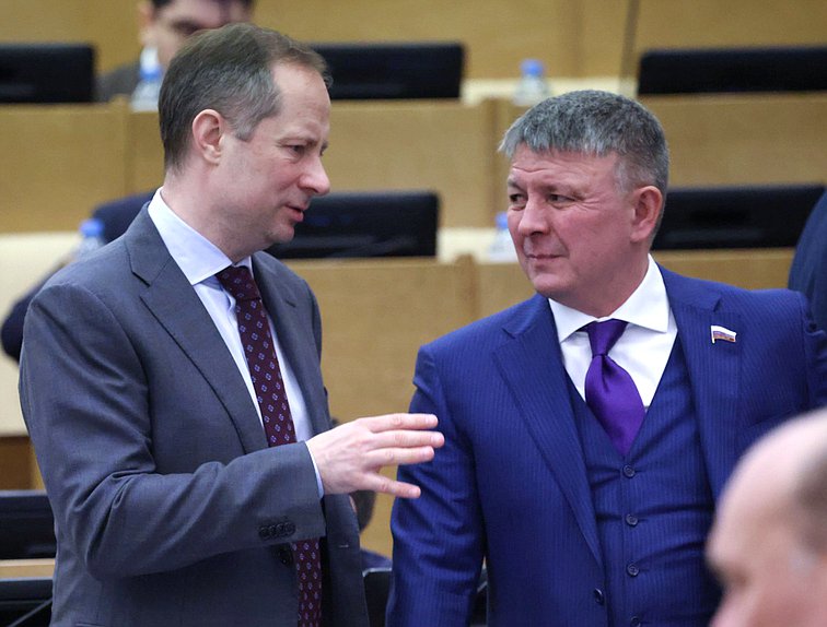 Член Комитета по физической культуре и спорту Роман Терюшков и заместитель Председателя Комитета Амир Хамитов