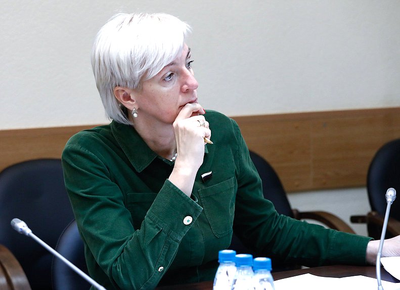 Заместитель Председателя Комитета по просвещению Ирина Ивенских