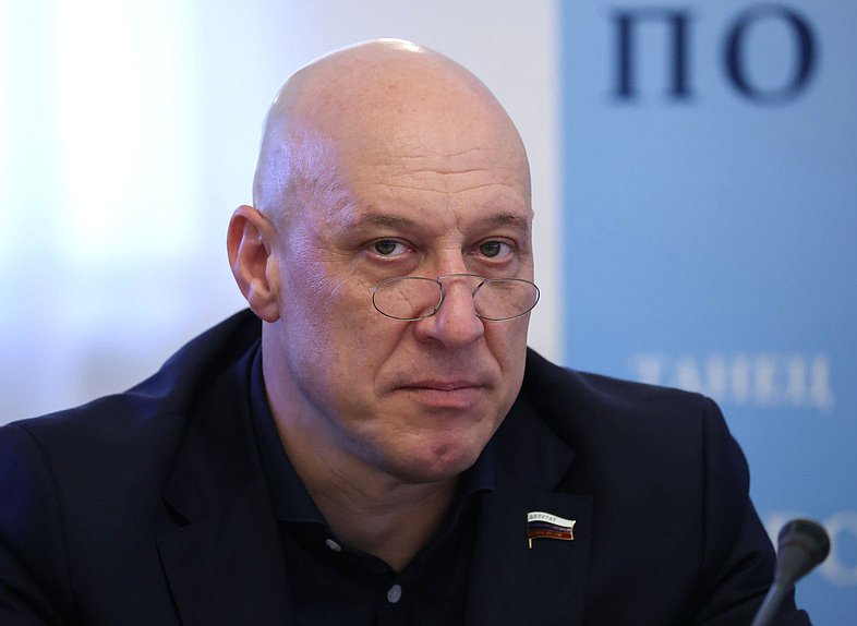 Первый заместитель Председателя Комитета по культуре Денис Майданов