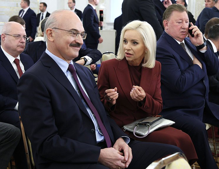Председатель Комитета по науке и высшему образованию Сергей Кабышев и Председатель Комитета по культуре Ольга Казакова