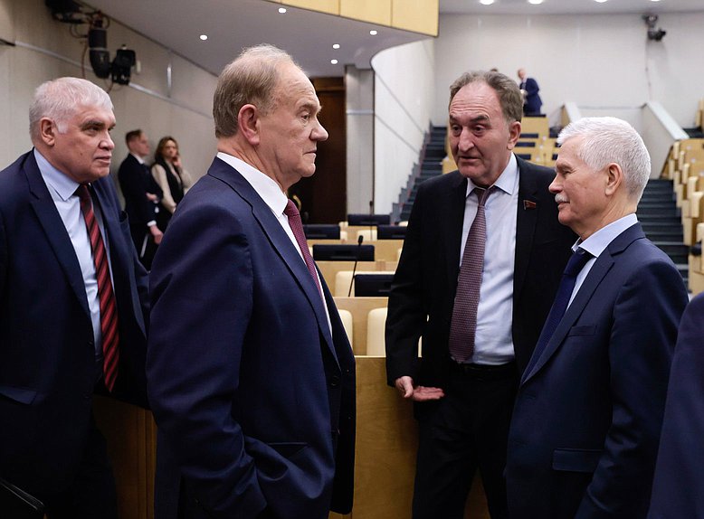 Руководитель фракции КПРФ Геннадий Зюганов