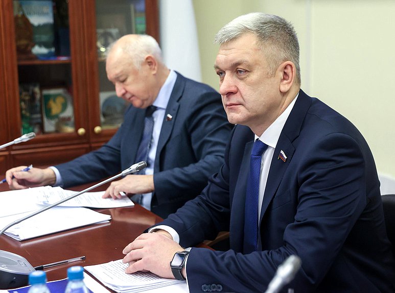 Председатель Комитета по делам национальностей Владимир Иванов