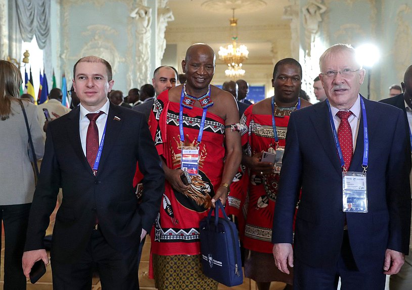 Chairman of the Committee on Control Oleg Morozov and First Deputy Chairman of the Committee Mikhail Romanov