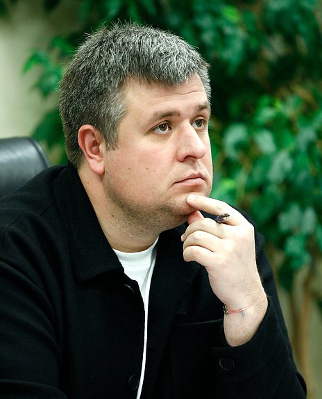 Заместитель Председателя Комитета по молодежной политике Александр Толмачев