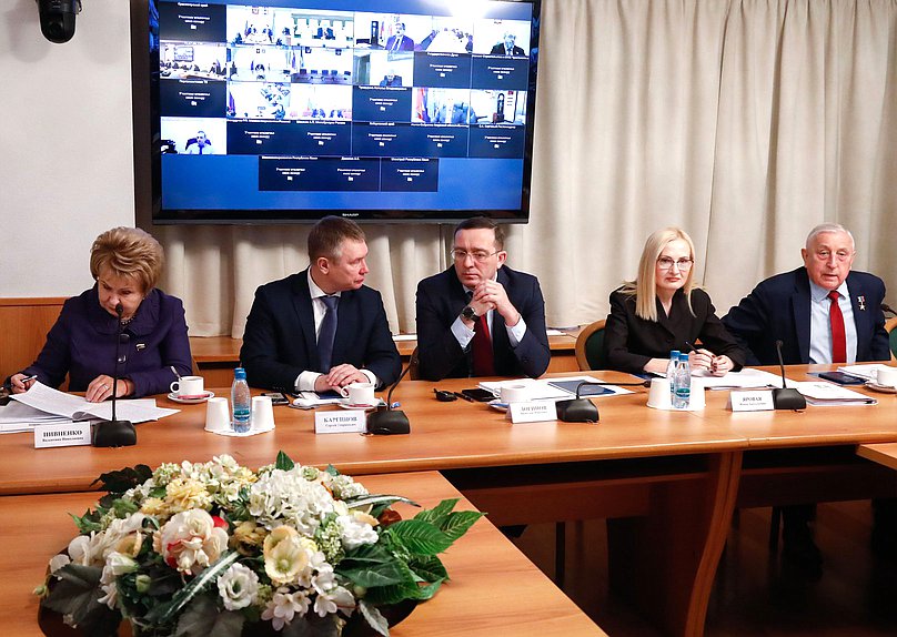 Парламентские слушания Комитета по развитию Дальнего Востока и Арктики на тему «Совершенствование нормативно-правового регулирования развития топливно-энергетического комплекса Дальнего Востока и Арктики»