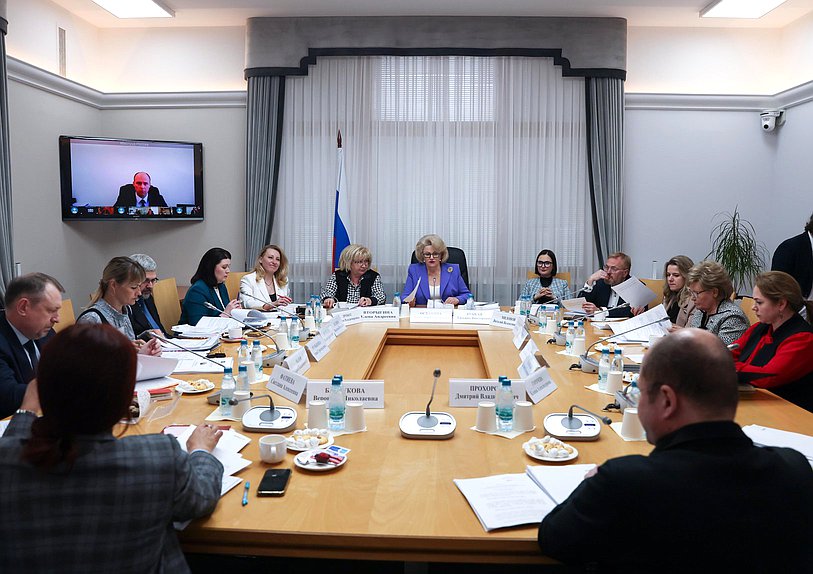 Заседание Комитета по защите семьи, вопросам отцовства, материнства и детства