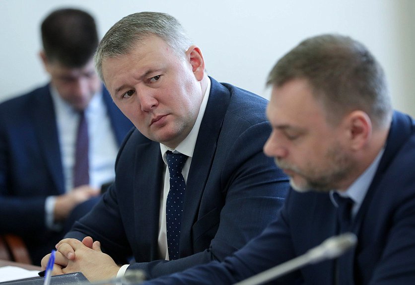 Член Комитета по молодежной политике Вячеслав Дамдинцурунов