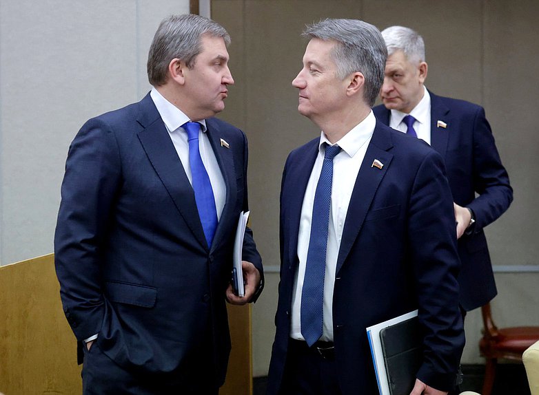 Первый заместитель Председателя Комитета по контролю Дмитрий Ламейкин и заместитель Председателя Комитета по защите конкуренции Антон Гетта