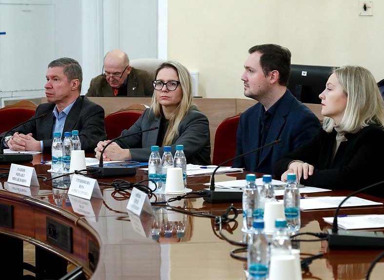 Круглый стол Комитета по охране здоровья на тему «О мерах совершенствования организации медицинской помощи с целью достижения ключевых показателей федерального проекта «Борьба с гепатитом С и минимизация рисков распространения данного заболевания»