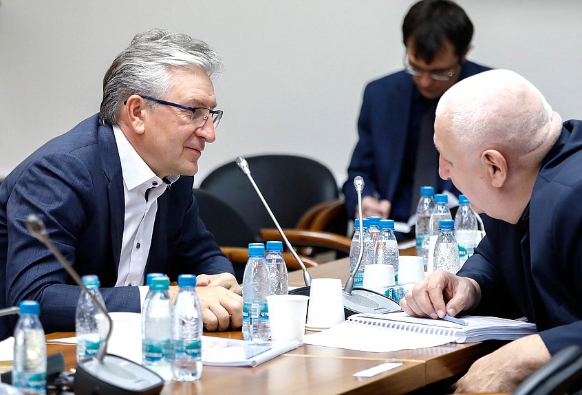 Член Комитета по бюджету и налогам Айрат Фаррахов