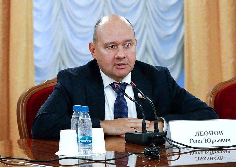 Заместитель Председателя Комитета по развитию гражданского общества, вопросам общественных и религиозных объединений Олег Леонов