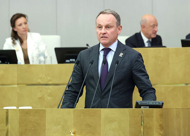 Член Комитета по строительству и жилищно-коммунальному хозяйству Александр Сидякин