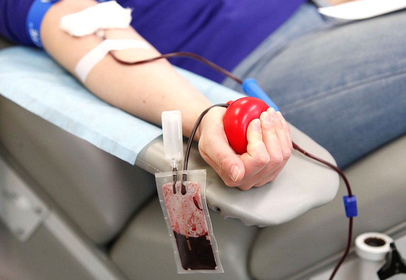 Донорская акция ФМБА России в Государственной Думе с использованием мобильного комплекса заготовки крови