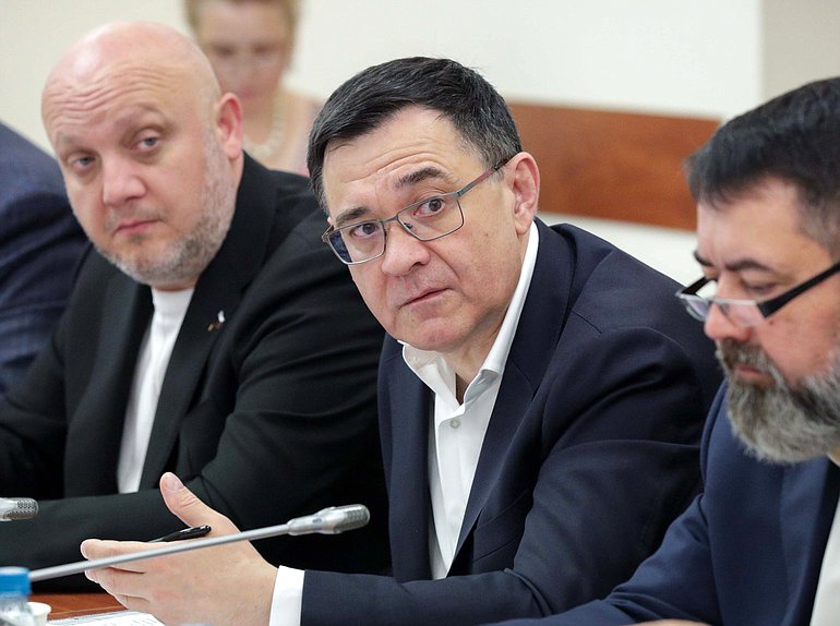 Первый заместитель Председателя Комитета по энергетике Валерий Селезнев