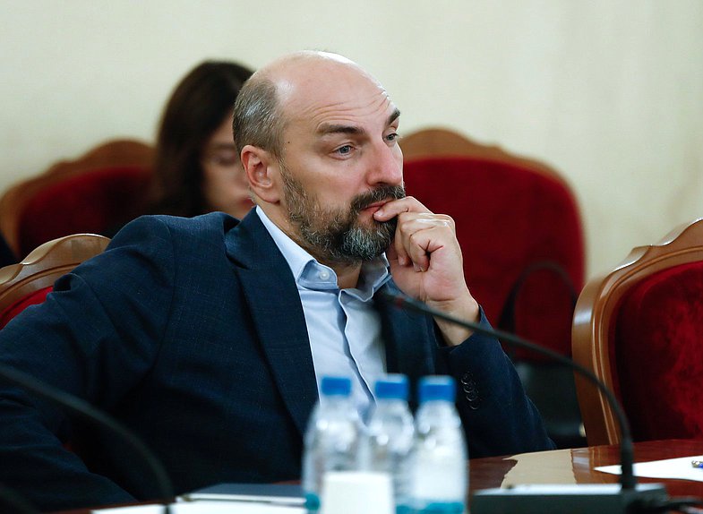 Заседание Экспертного совета при заместителе Председателя Государственной Думы Владиславе Даванкове по вопросам развития здравоохранения в РФ