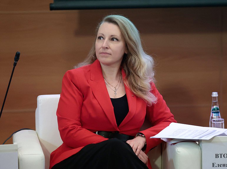 Заместитель Председателя Комитета по защите семьи, вопросам отцовства, материнства и детства Мария Дробот