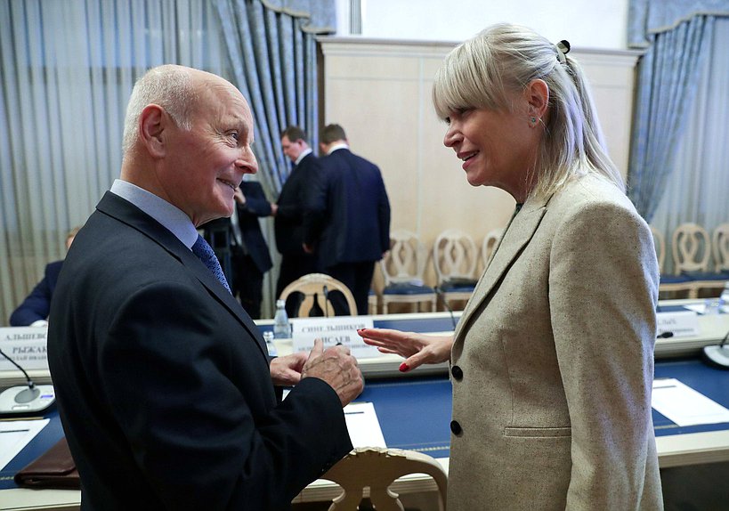 Member of the Committee on Security and Corruption Control Nikolay Ryzhak and member of the Committee on State Building and Legislation Irina Belykh