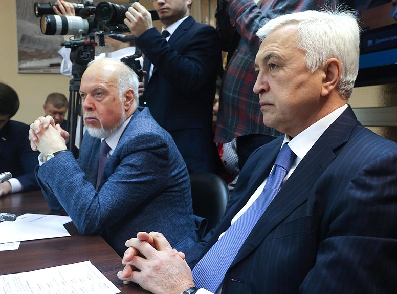 Члены Комитета по экологии, природным ресурсам и охране окружающей среды Азат Ягафаров и Вадим Шувалов