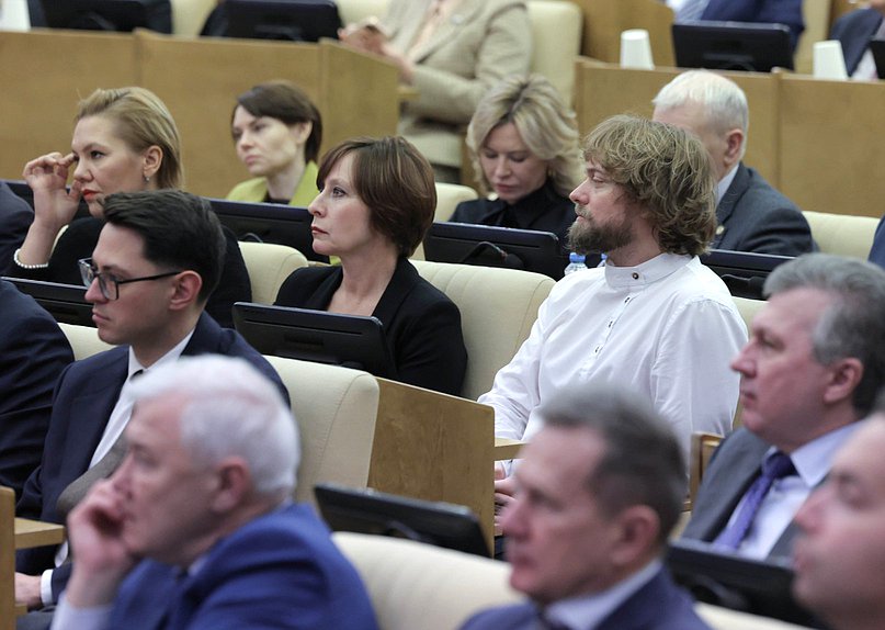 Парламентские слушания на тему «О развитии отраслей легкой промышленности в РФ»