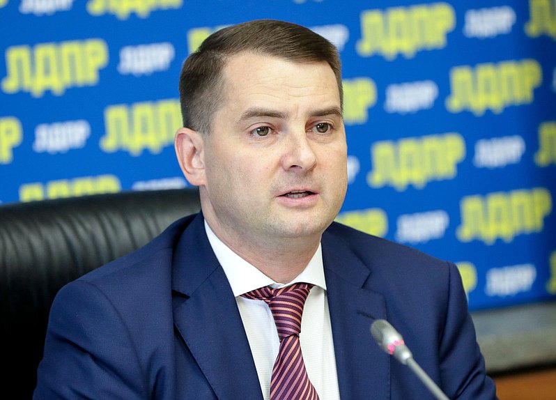 Председатель Комитета по труду, социальной политике и делам ветеранов Ярослав Нилов