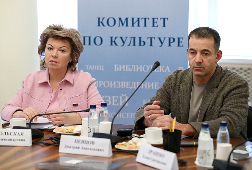 Председатель Комитета по культуре Елена Ямпольская и Первый заместитель Председателя Комитета Дмитрий Певцов