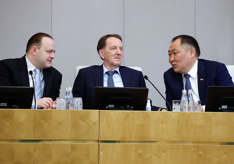 Заместители Председателя Государственной Думы Владислав Даванков, Алексей Гордеев и Шолбан Кара-оол