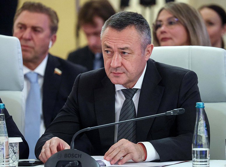 Председатель Комиссии по Регламенту и обеспечению деятельности Государственной Думы Виктор Пинский