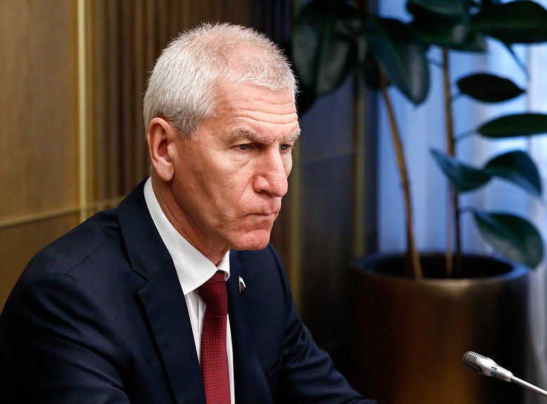 Председатель Комитета по физической культуре и спорту Олег Матыцин