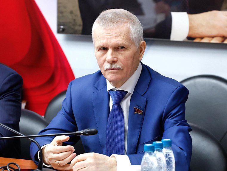 Член Комитета по промышленности и торговле Сергей Пантелеев