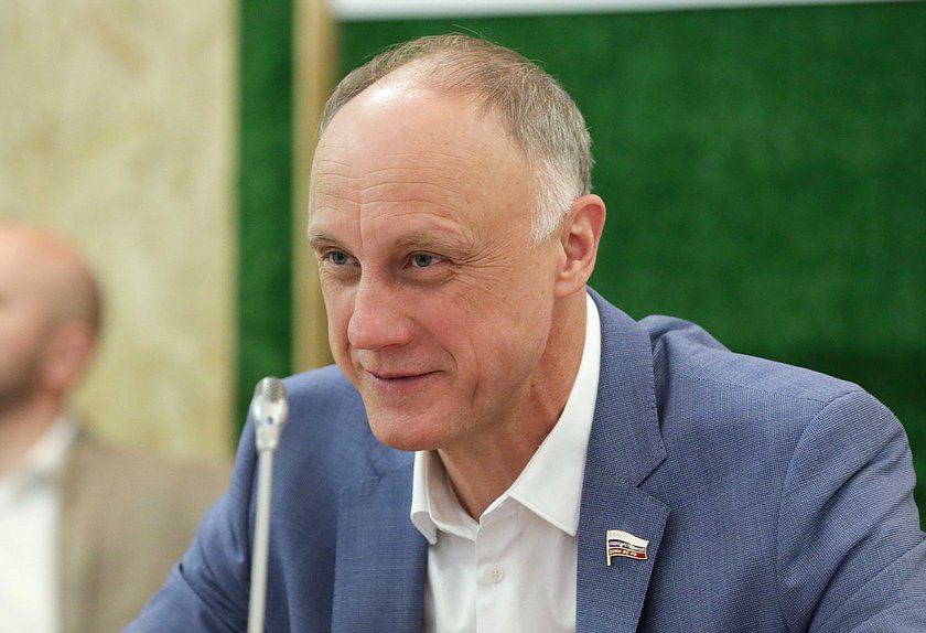 Заместитель Председателя Комитета по малому и среднему предпринимательству Олег Голиков