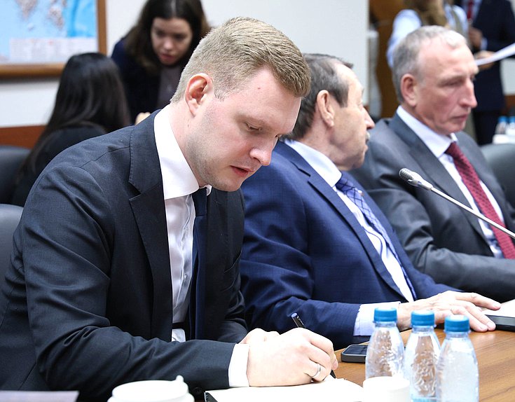 Член Комитета по промышленности и торговле Ярослав Самылин