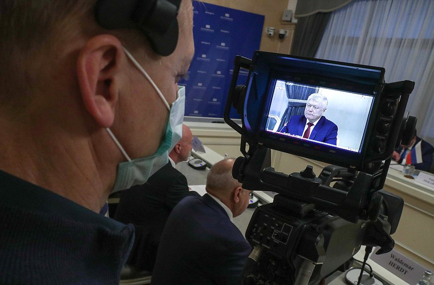 Meeting of members of the State Duma Commission on the Investigation of Foreign Interference in Russia's Internal Affairs with the German parliamentary delegation headed by Chairman of the German-Russian Parliamentary Friendship Group of the German Bundestag Robby Schlund