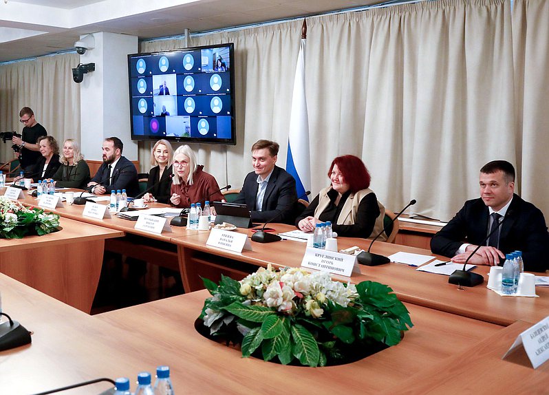 Круглый стол на тему "Предварительные итоги реализации в Липецкой области Федерального закона «О проведении эксперимента по расширению доступности среднего профессионального образования»