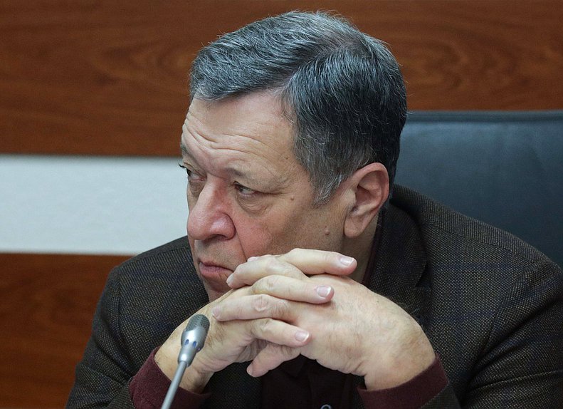 Председатель Комитета по бюджету и налогам Андрей Макаров