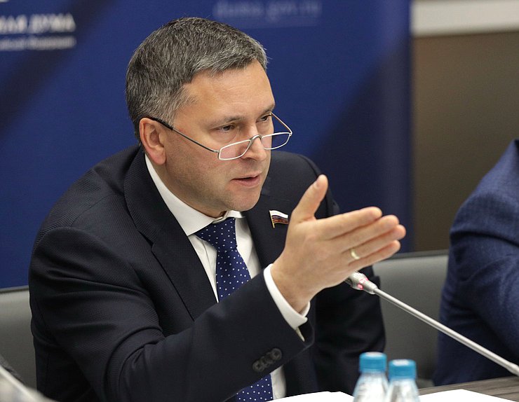 Председатель Комитета по экологии, природным ресурсам и охране окружающей среды Дмитрий Кобылкин