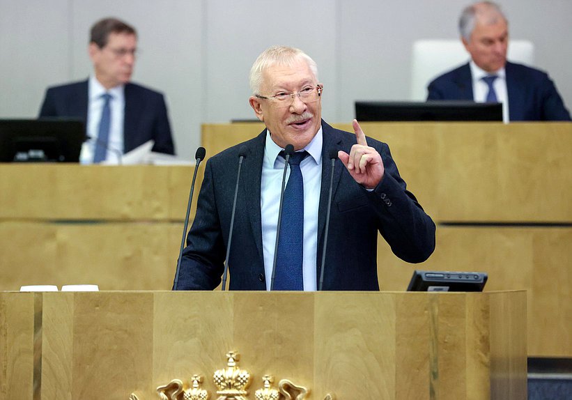 Председатель Комитета по контролю Олег Морозов