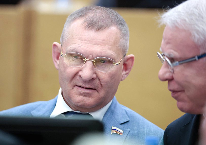 Член Комитета по бюджету и налогам Вячеслав Фомичев