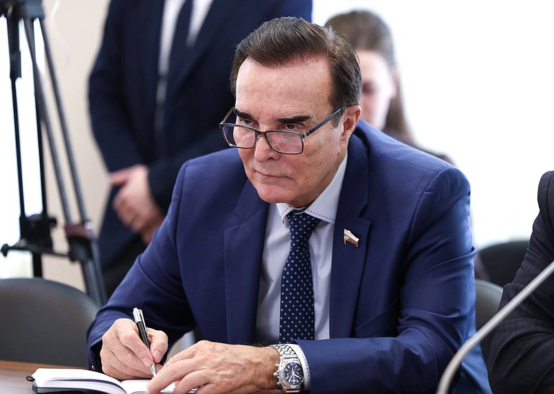 Член Комитета по экономической политике Александр Максимов