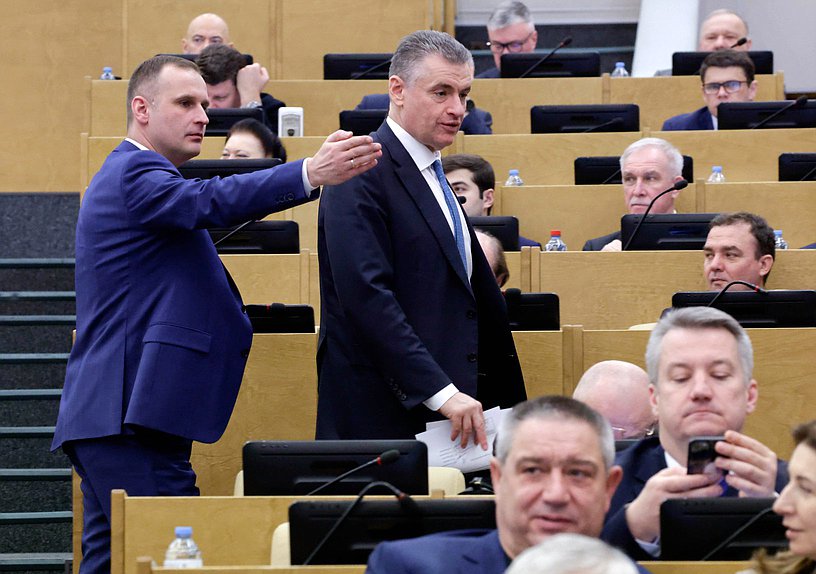 Председатель Комитета по охране здоровья Сергей Леонов и руководитель фракции ЛДПР Леонид Слуцкий