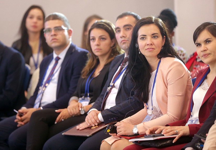 Round tables at the Second International Forum ”Development of Parliamentarism“