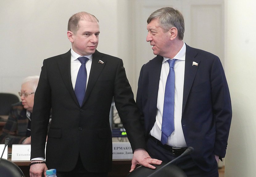 Члены Комитета по культуре Михаил Романов и Сергей Соловьев