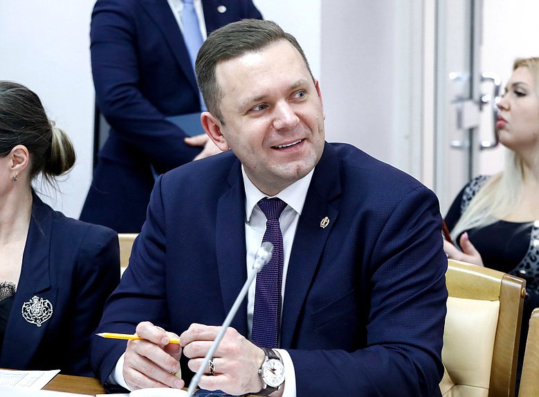 Круглый стол на тему «Актуальные проблемы при совершении сделок с недвижимостью»