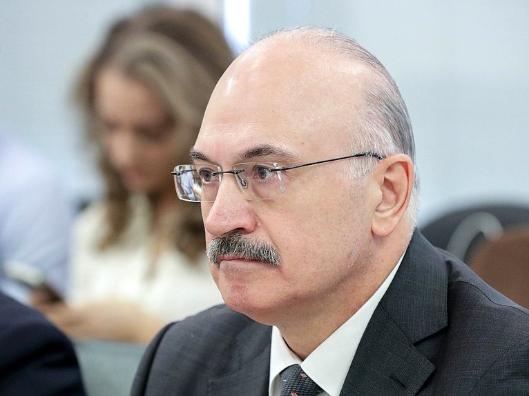 Председатель Комитета по науке и высшему образованию Сергей Кабышев