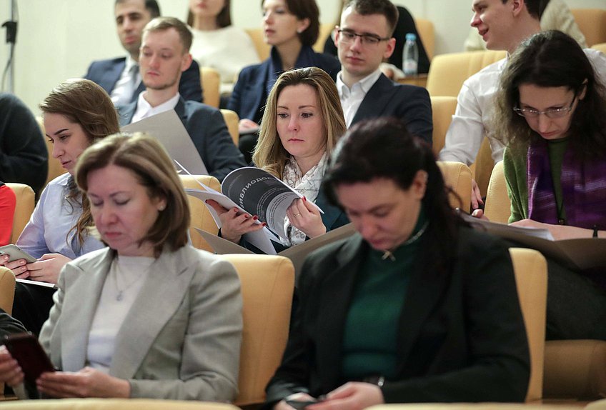 Парламентские слушания Комитета по делам СНГ, евразийской интеграции и связям с соотечественниками на тему «О путях реализации Концепции председательства РФ в СНГ в 2024 г.»